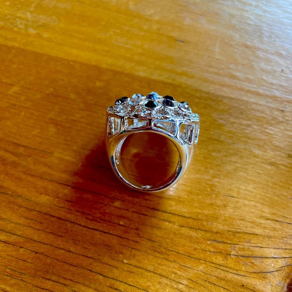 Ring - Picture 2 of 4